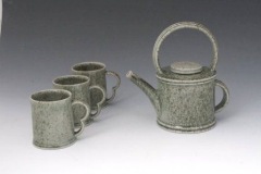 mugs-and-teapot